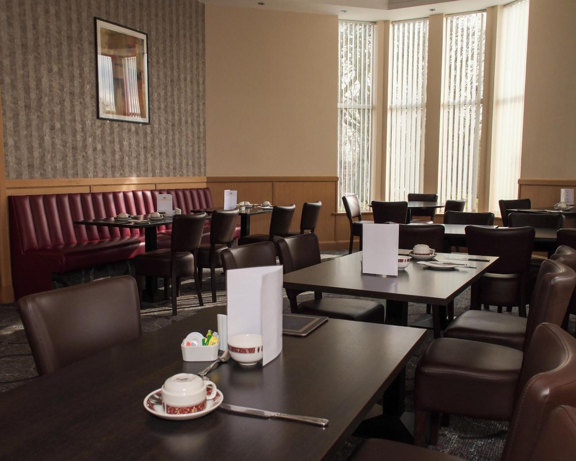 Station Hotel Ellon Exterior photo