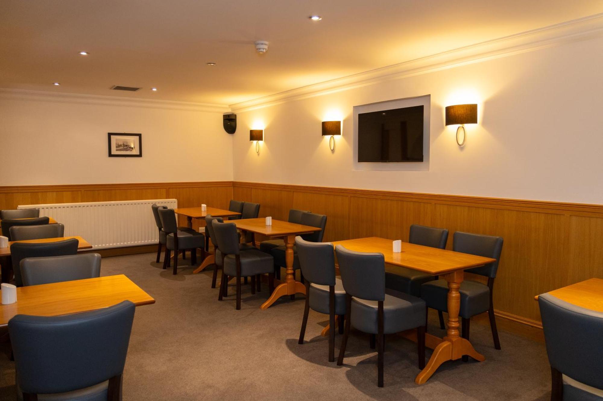 Station Hotel Ellon Exterior photo