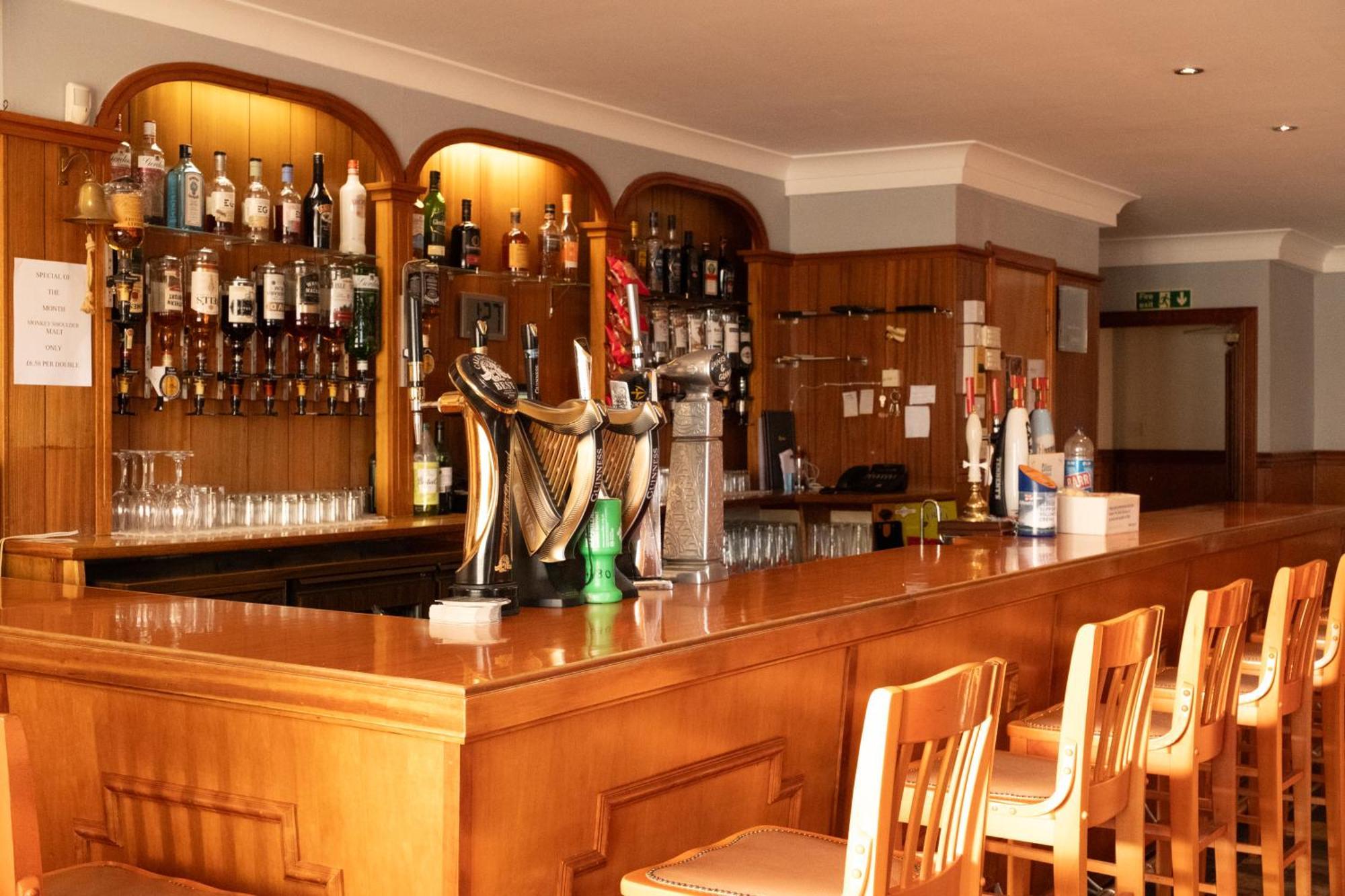 Station Hotel Ellon Exterior photo